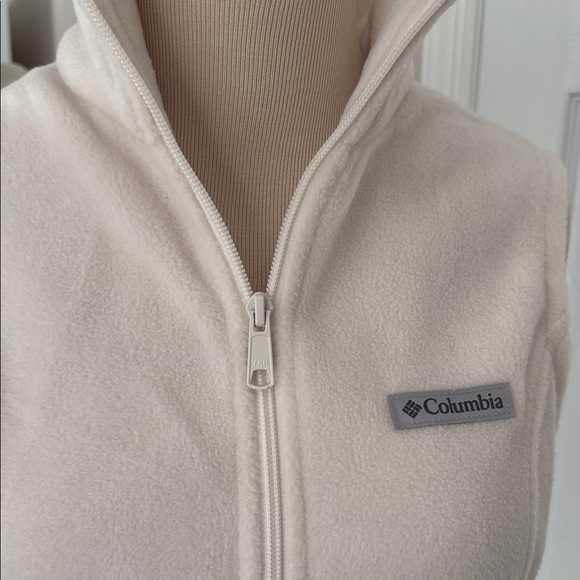 Columbia Women's Cream Fleece Vest - Picture 3 of 11